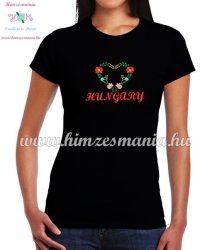 HUNGARY feliratos hímzett női póló matyó szív mintával - fekete