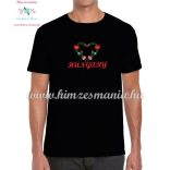 HUNGARY feliratos hímzett férfi póló matyó szív mintával - fekete