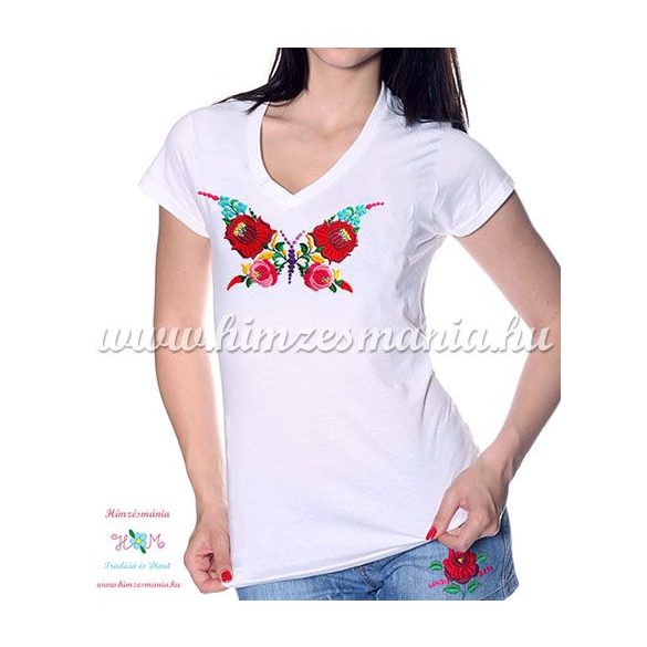 Rövid ujjú, V-nyakú női póló, kézi hímzésű kalocsai pillangó mintával - Hímzésmánia - fehér