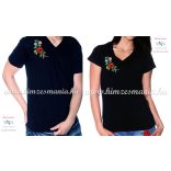 V-nyakú fekete női póló kalocsai hímzéssel - Hímzésmánia 