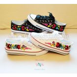 KALOCSAI TORNACIPŐ - KÉZZEL HÍMEZVE - FEHÉR