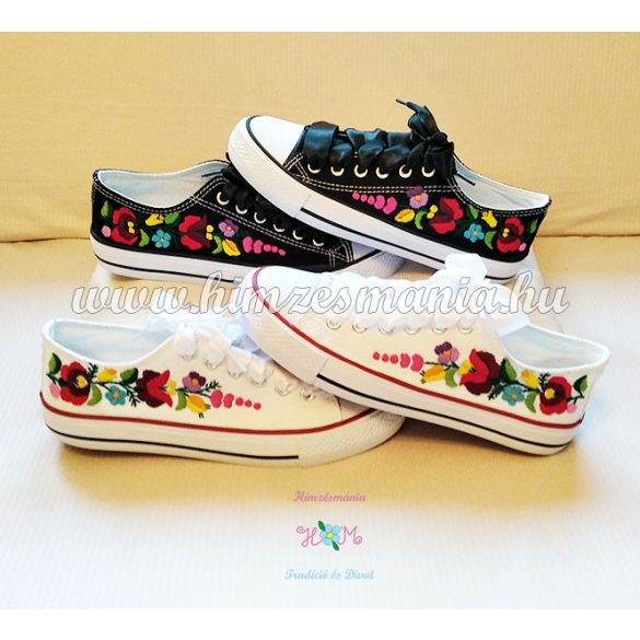 KALOCSAI TORNACIPŐ - KÉZZEL HÍMEZVE - FEHÉR