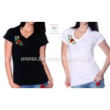 V-nyakú fehér női póló kalocsai hímzéssel - Hímzésmánia 