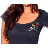 Hímzésmánia - póló kalocsai mintával - sötétkék 