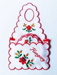 Coaster - hungarian machine-embroidery - matyo style