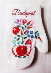 Oven gloves - hungarian folk embroidery- Kalocsa style - white